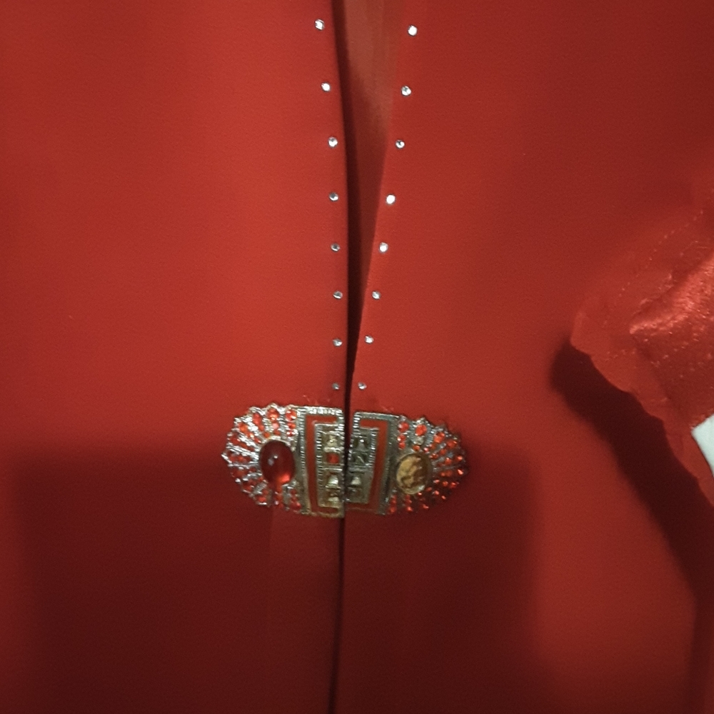 Suit - Picture 2 of 4